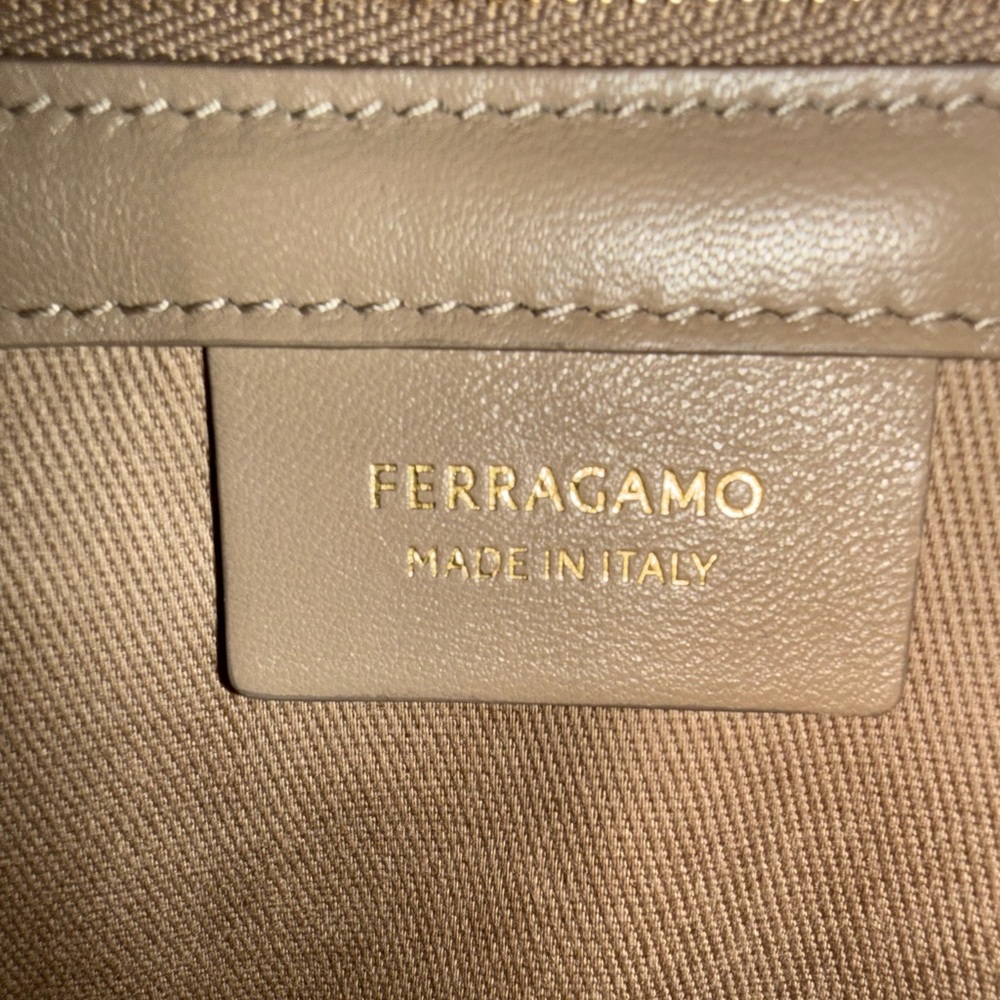 Salvatore Ferragamo Beige Tote Bag - Picture 5 of 10